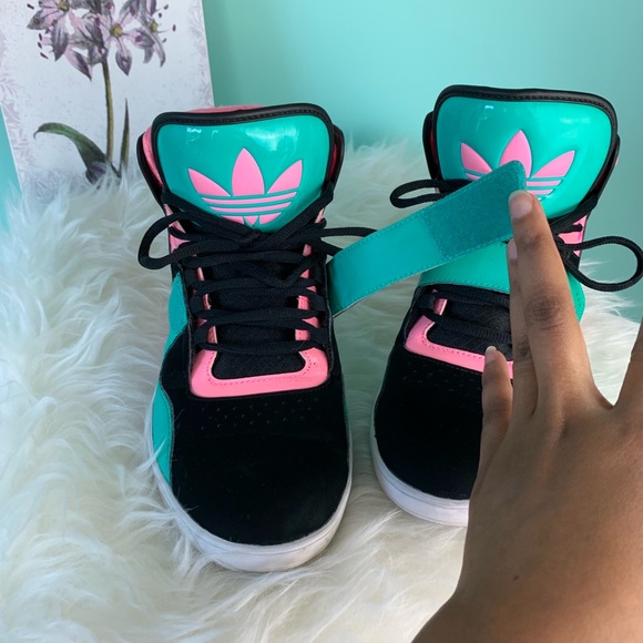 Adidas sneaker - Picture 3 of 8